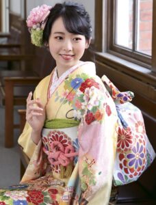 石田屋　黄色の振袖